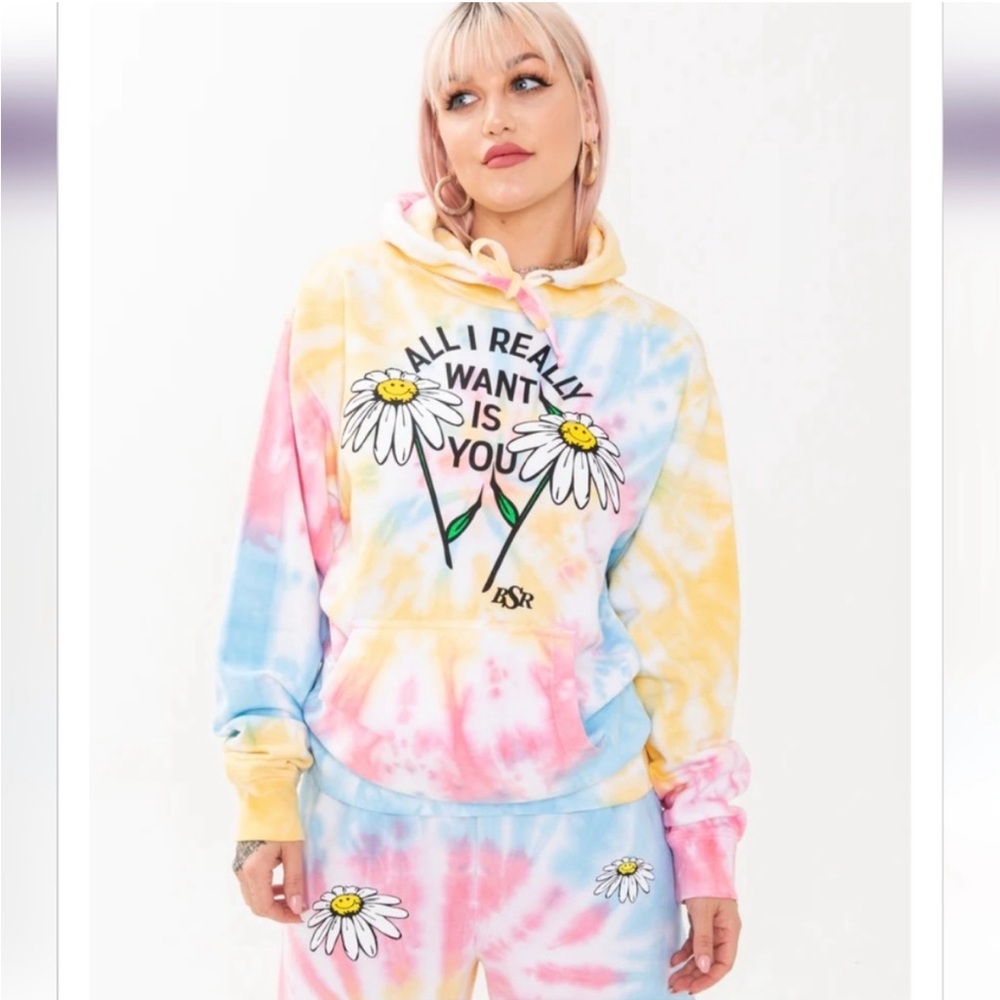 NWOT By Samii Ryan Tie-Dye Graphic Hoodie